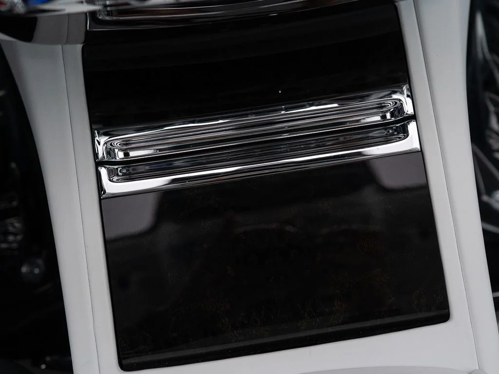 Certified Used 2023 Bespoke Crystal over Arctic White Rolls-Royce  image 42
