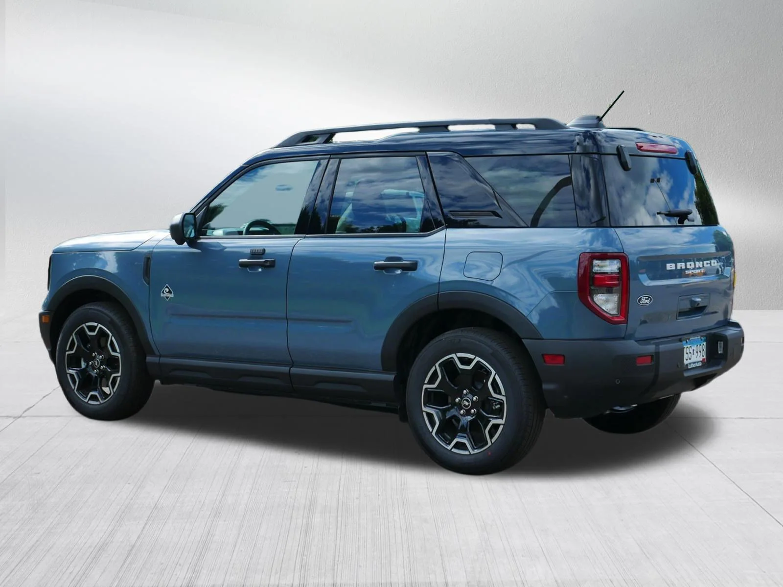 New 2026 Azure Gray Metallic Ford Outer Banks image 5
