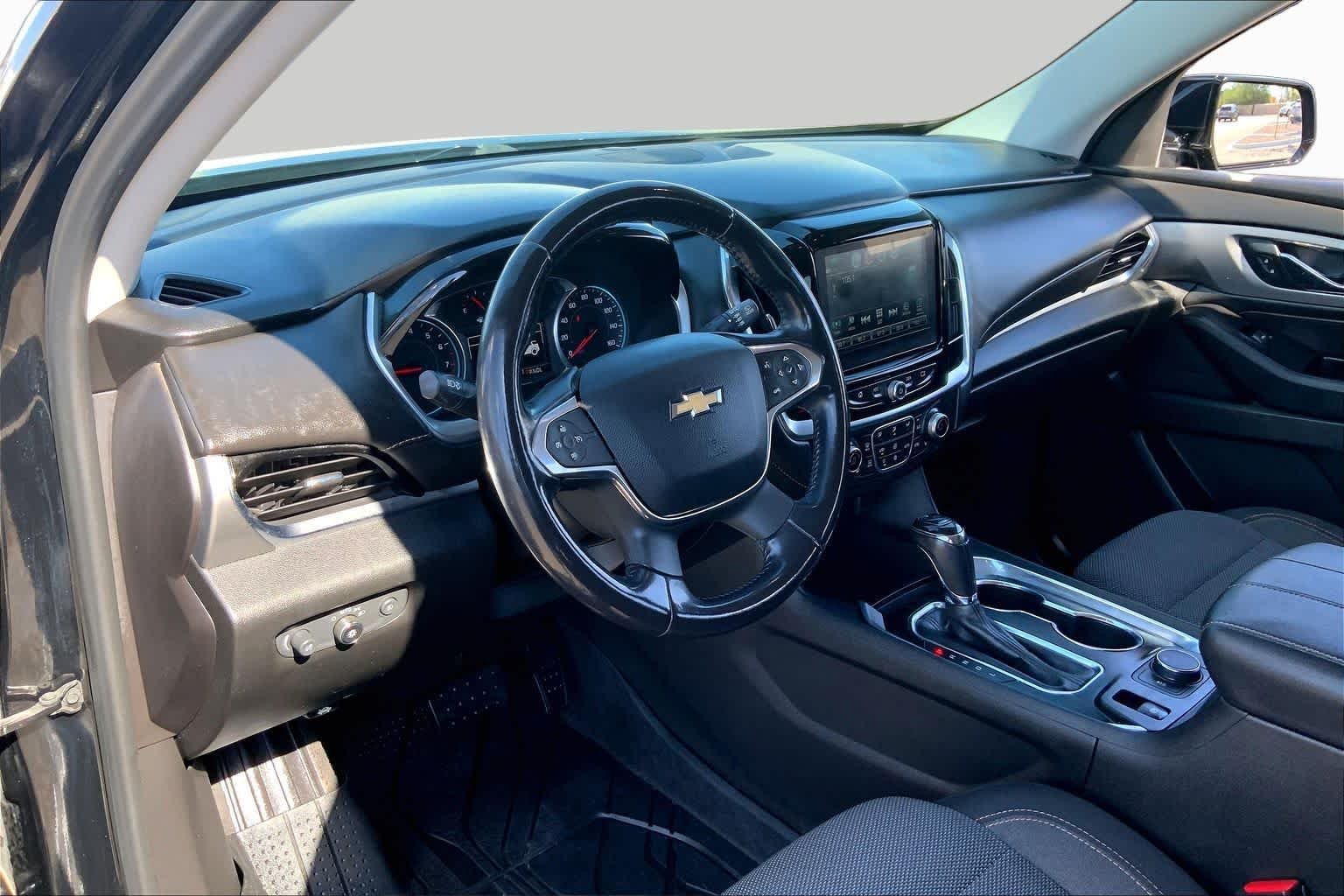 Used 2018 Mosaic Black Metallic Chevrolet LT Cloth image 17