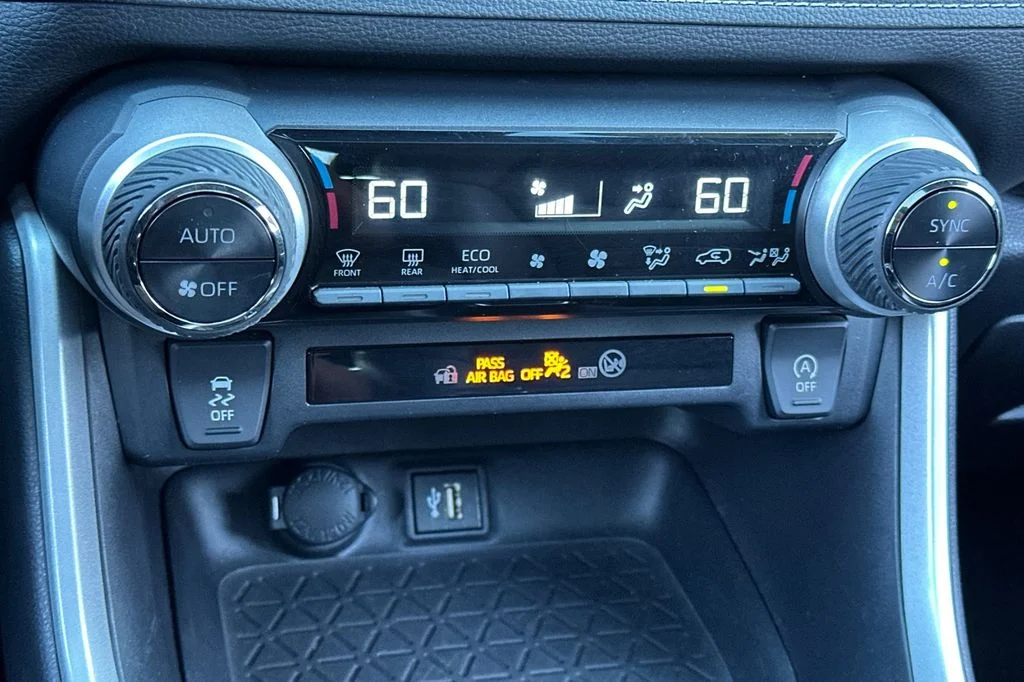 2024 Toyota RAV4 XLE Premium - Photo 20