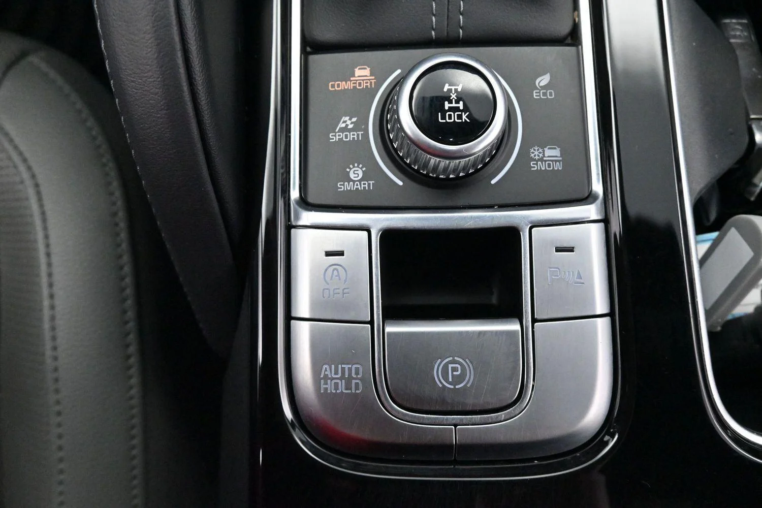 Used 2023 Glacial White Pearl Kia EX X-Line image 31