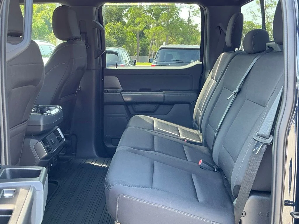 Used 2024 Blue Ford XLT image 32