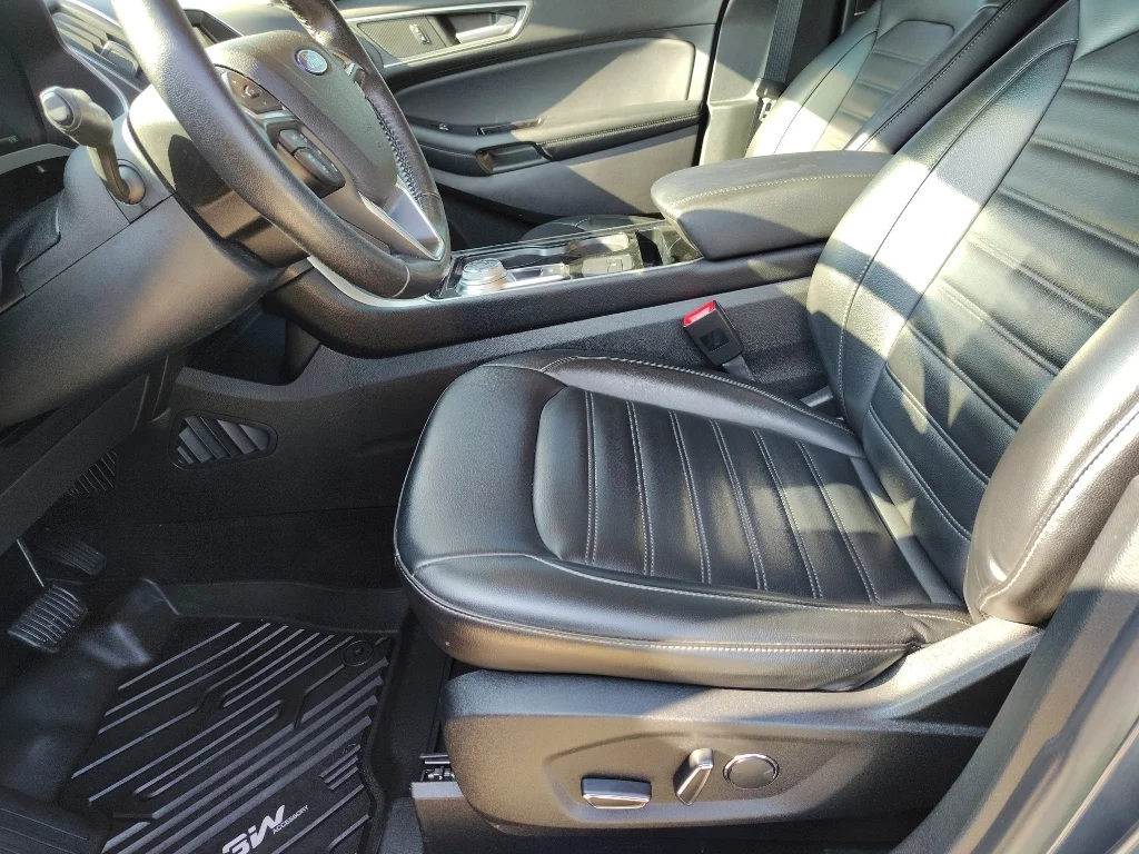 Used 2019 Blue Metallic Ford SEL image 10