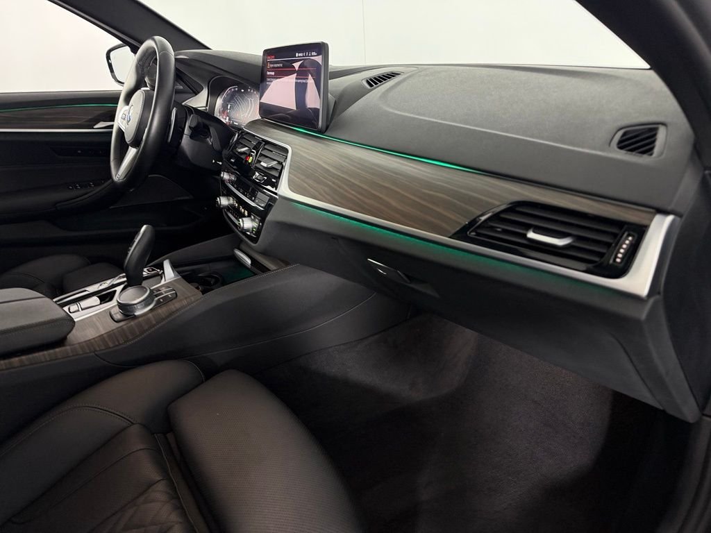Used 2021 Gray BMW 540i image 32