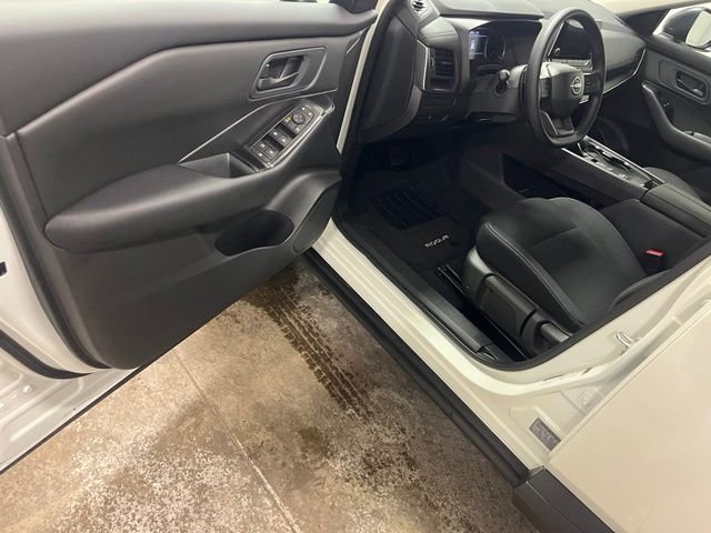 Used 2026 White Nissan S image 18