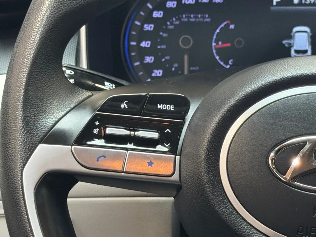 Used 2023 Amazon Gray Hyundai SEL image 22