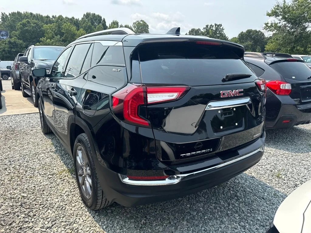 Used 2024 Black GMC SLT image 4
