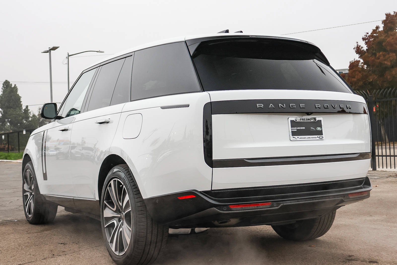2025 Land Rover Range Rover SE - Photo 6
