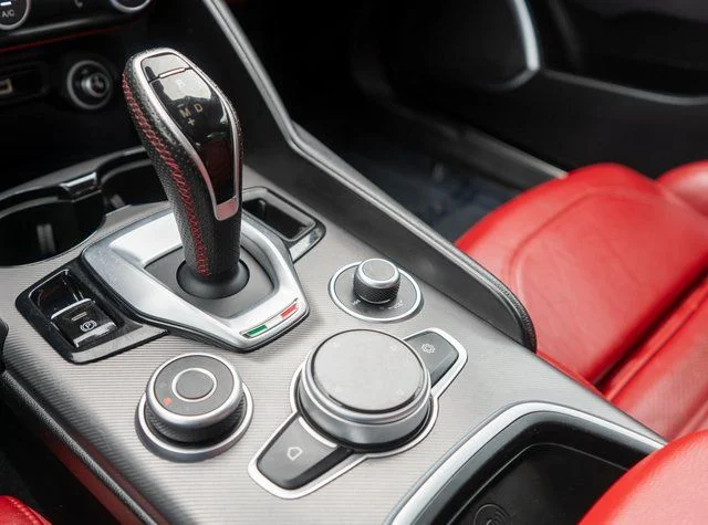 Used 2021 White Alfa Romeo Ti Sport image 39