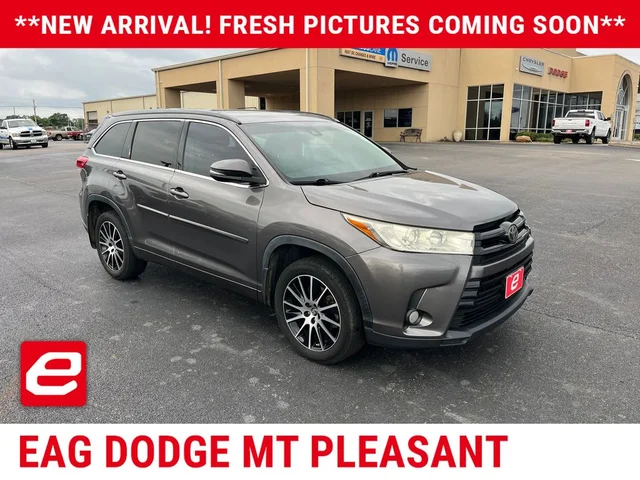 2017 Toyota Highlander SE