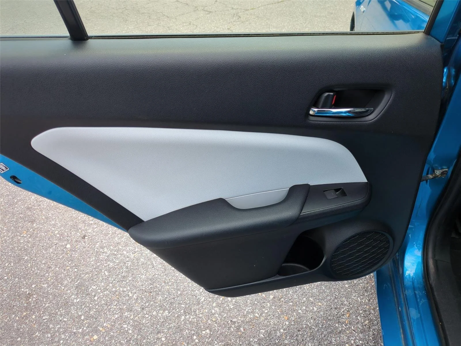 Used 2020 Electric Storm Blue Toyota XLE image 29