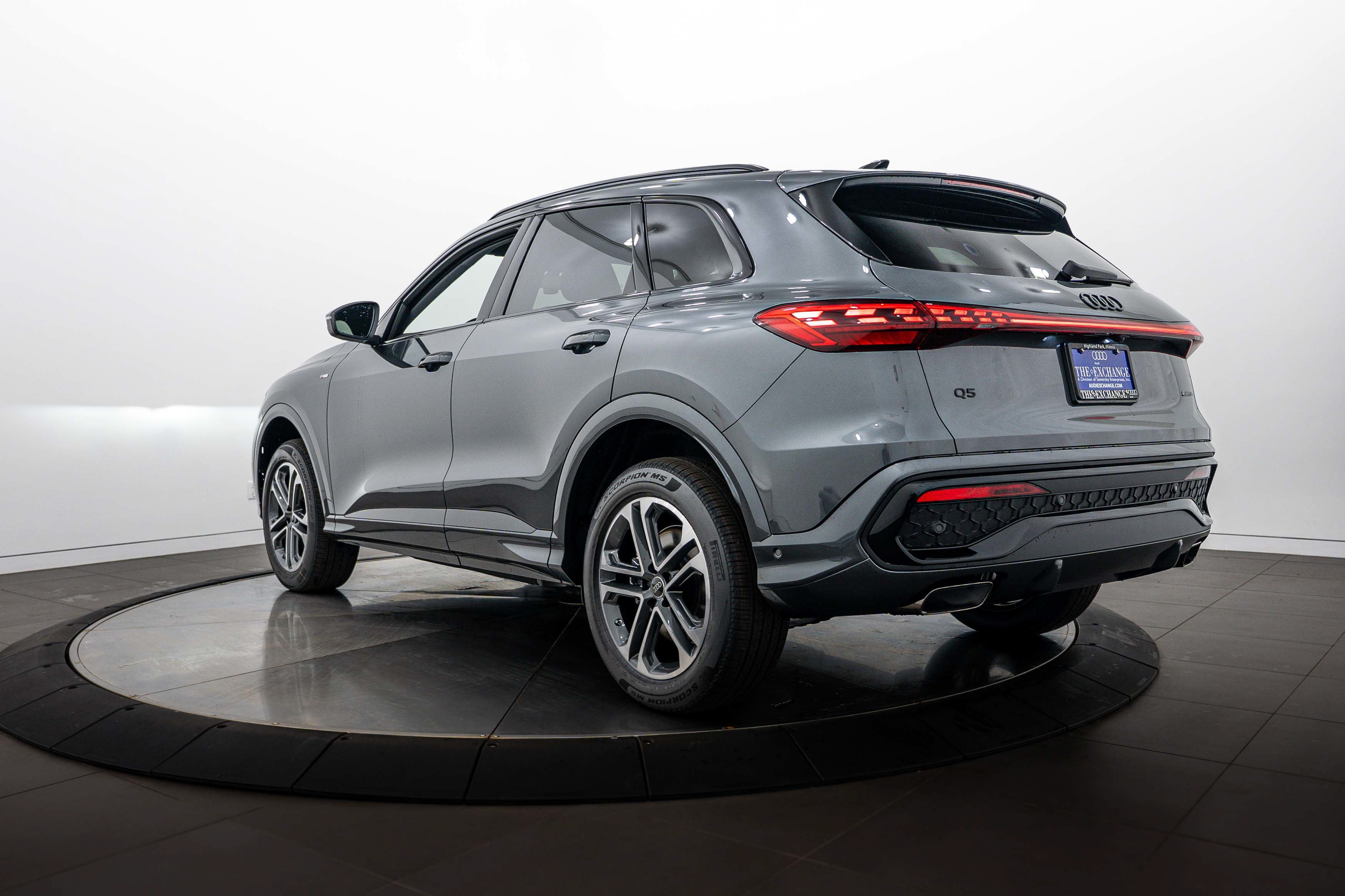 New 2026 Daytona Gray Audi Premium image 5