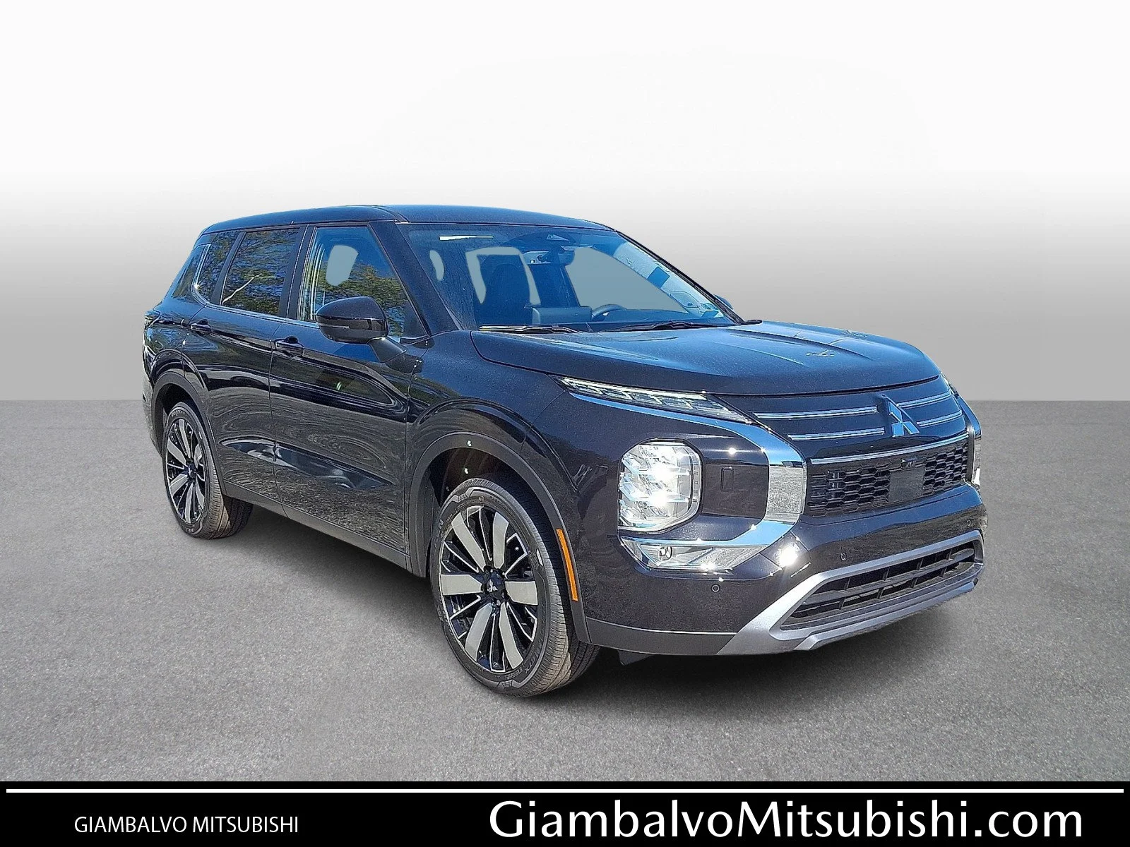 New 2026 Black Mitsubishi SE image 1