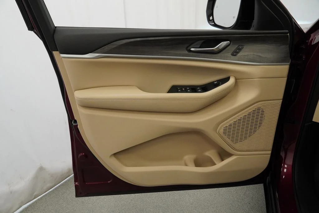 Used 2025 Red Jeep Limited image 37