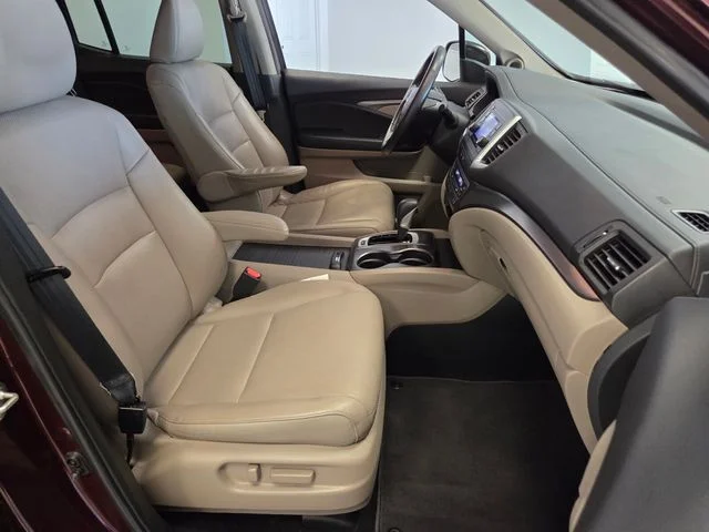 Used 2017 Red Honda RTL image 16