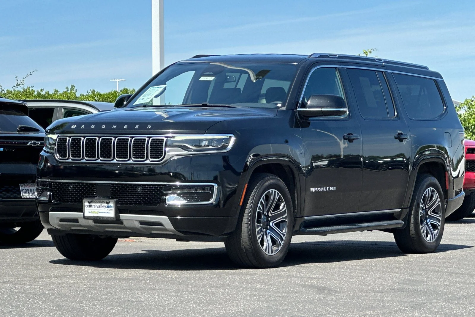 Certified Used 2024 Diamond Black Crystal Pearlcoat Jeep Series II image 8