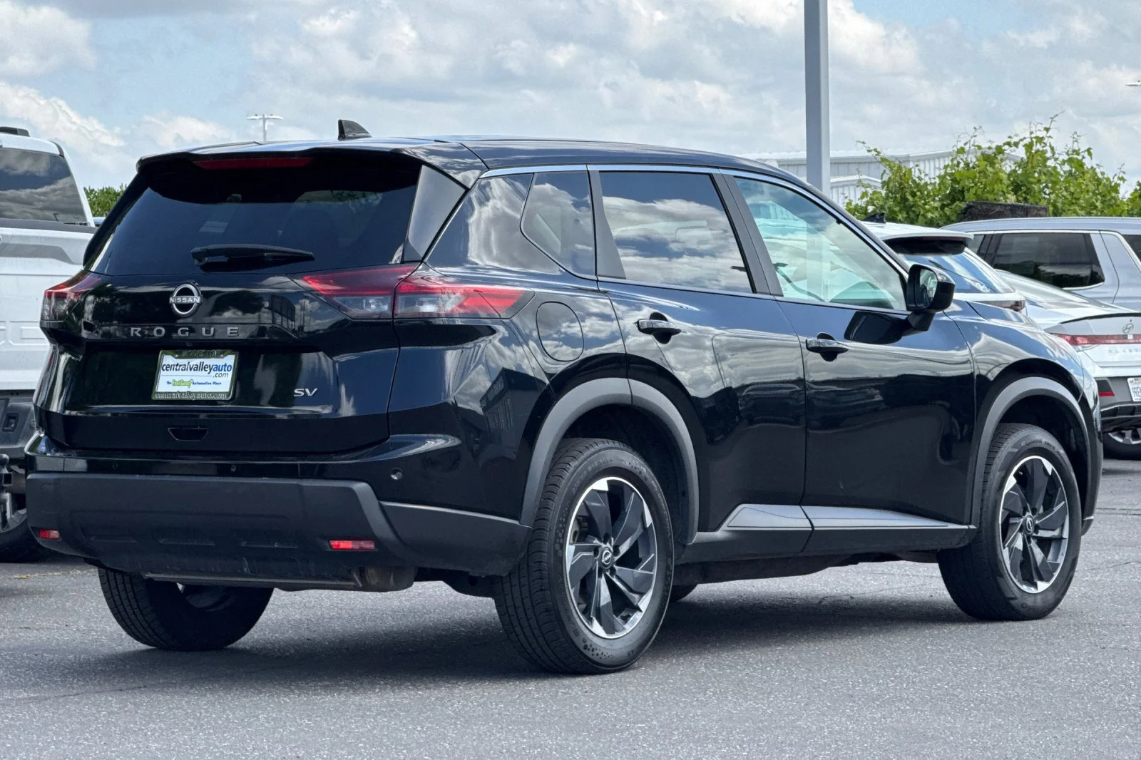 Used 2024 Super Black Nissan SV image 4