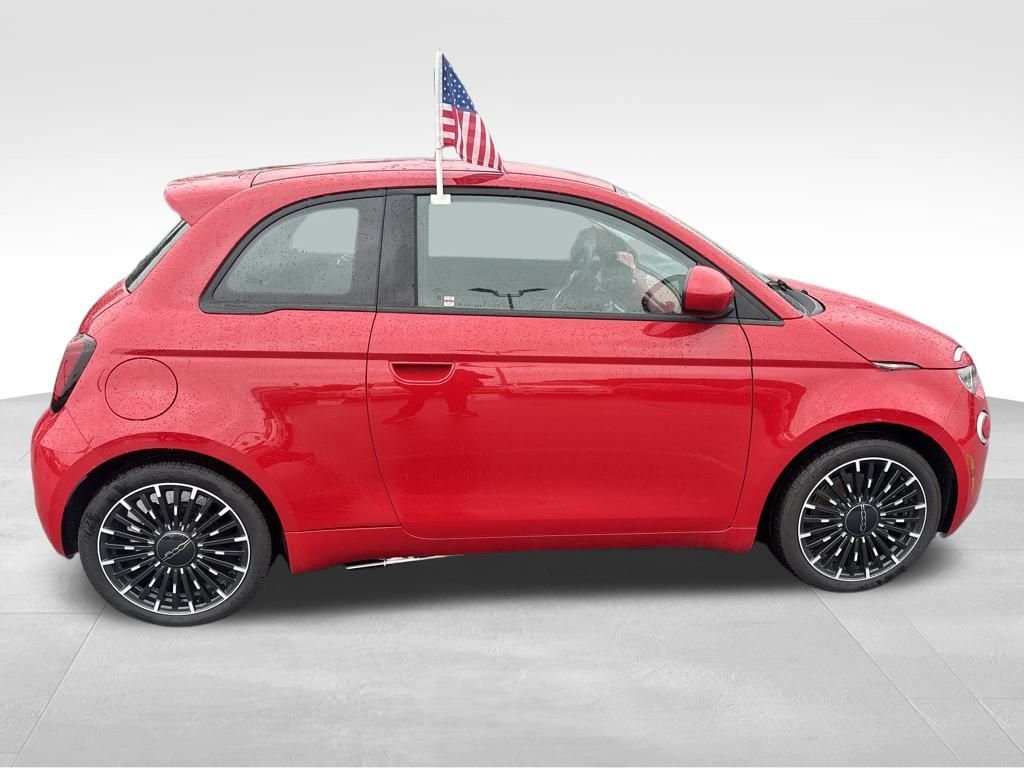 2024 Fiat 500e Red photo 4