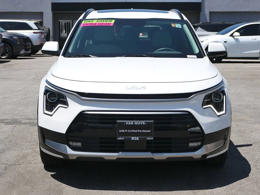 Used 2024 White Kia EX Touring image 8