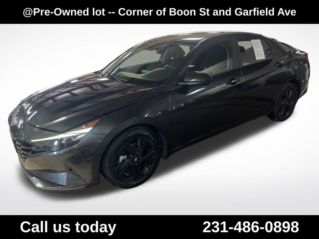 Used 2022 Gray Hyundai SEL image 1