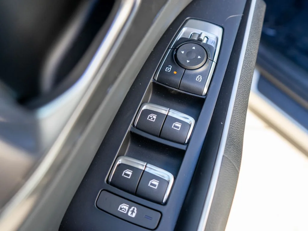 New 2026 Ivory Silver Kia EX image 16