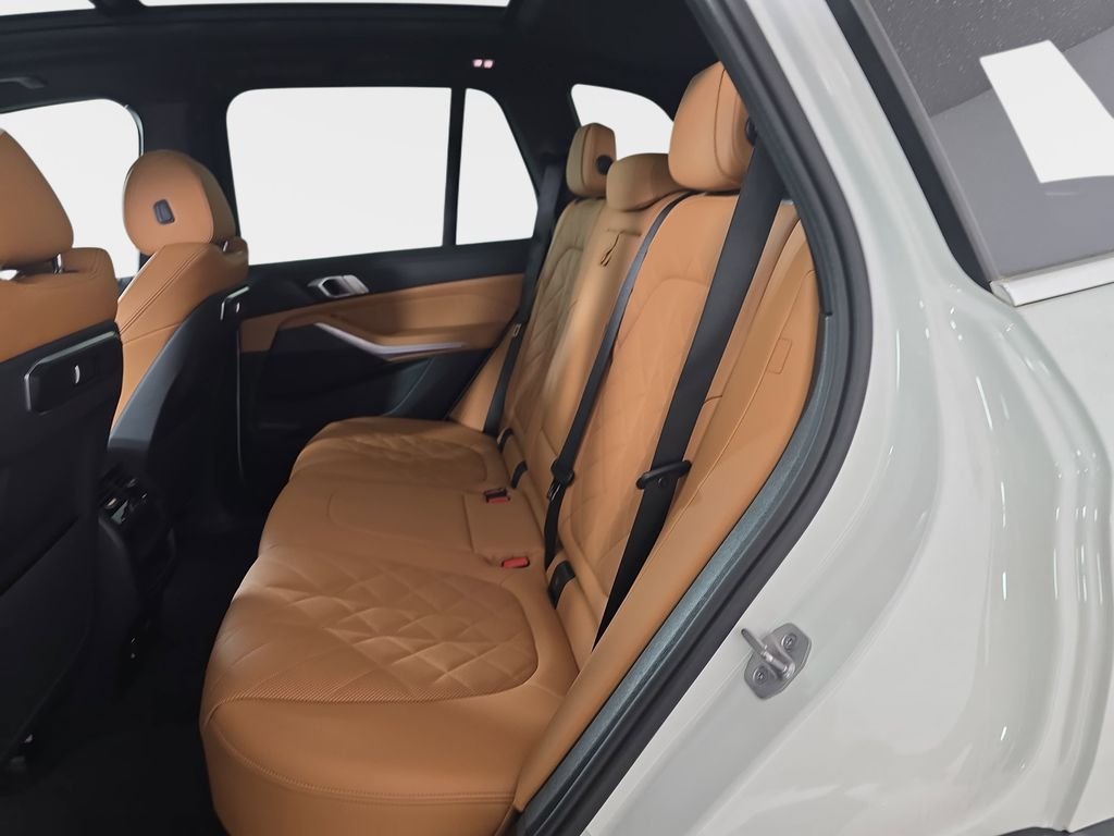 Certified Used 2025 Alpine White BMW xDrive40i image 14