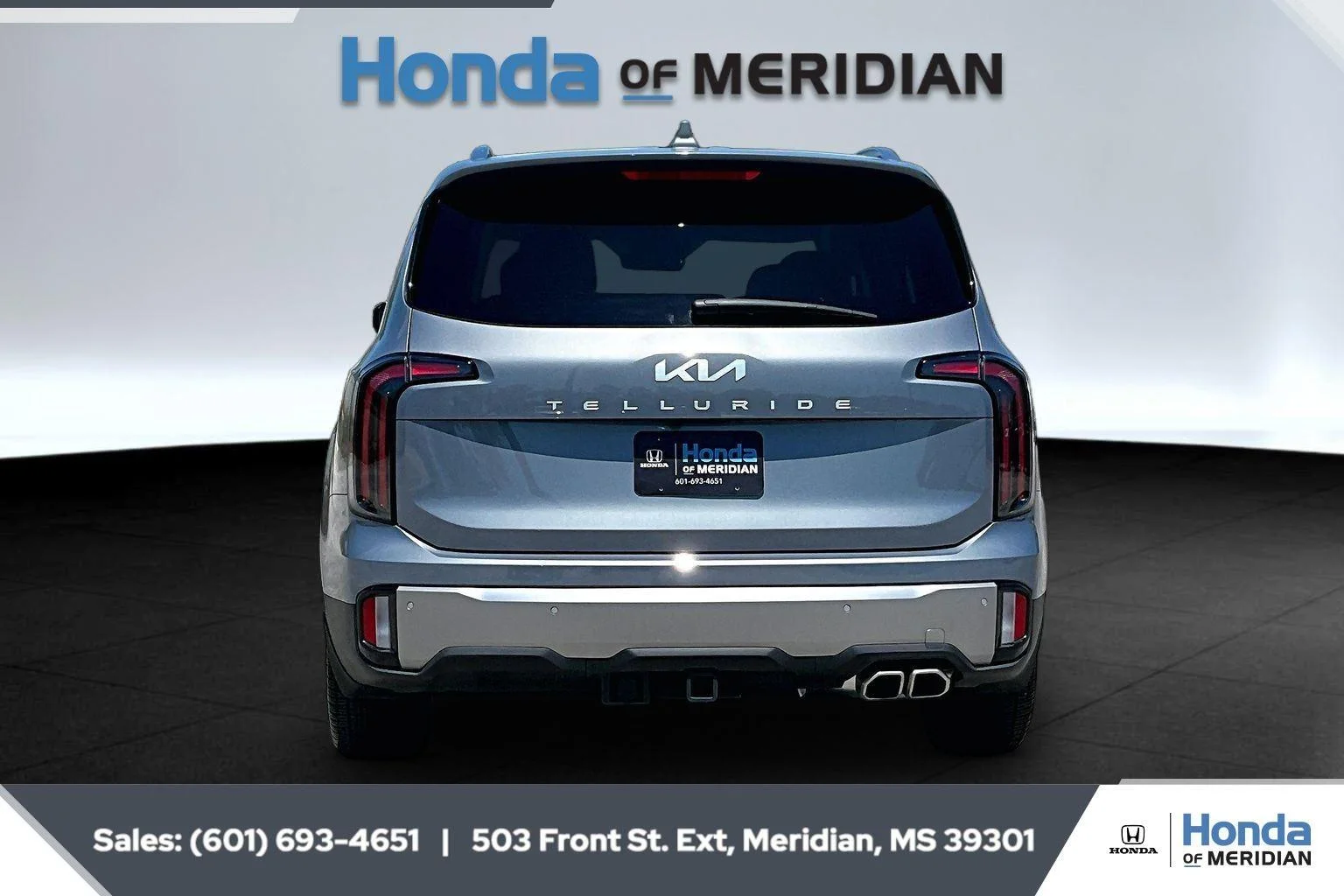 Used 2025 Everlasting Silver Kia SX image 4