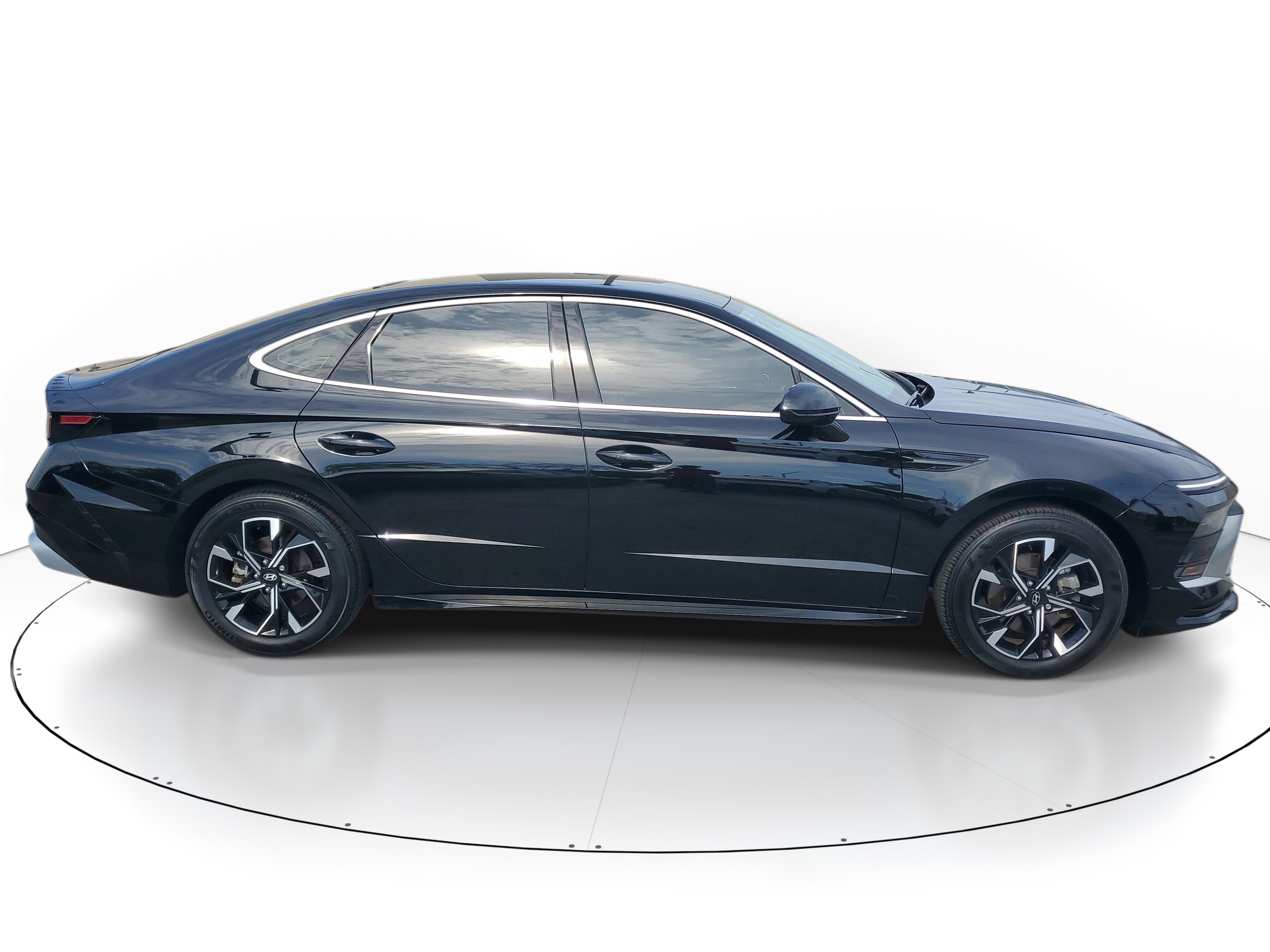 Used 2025 Abyss Black Hyundai SEL image 6