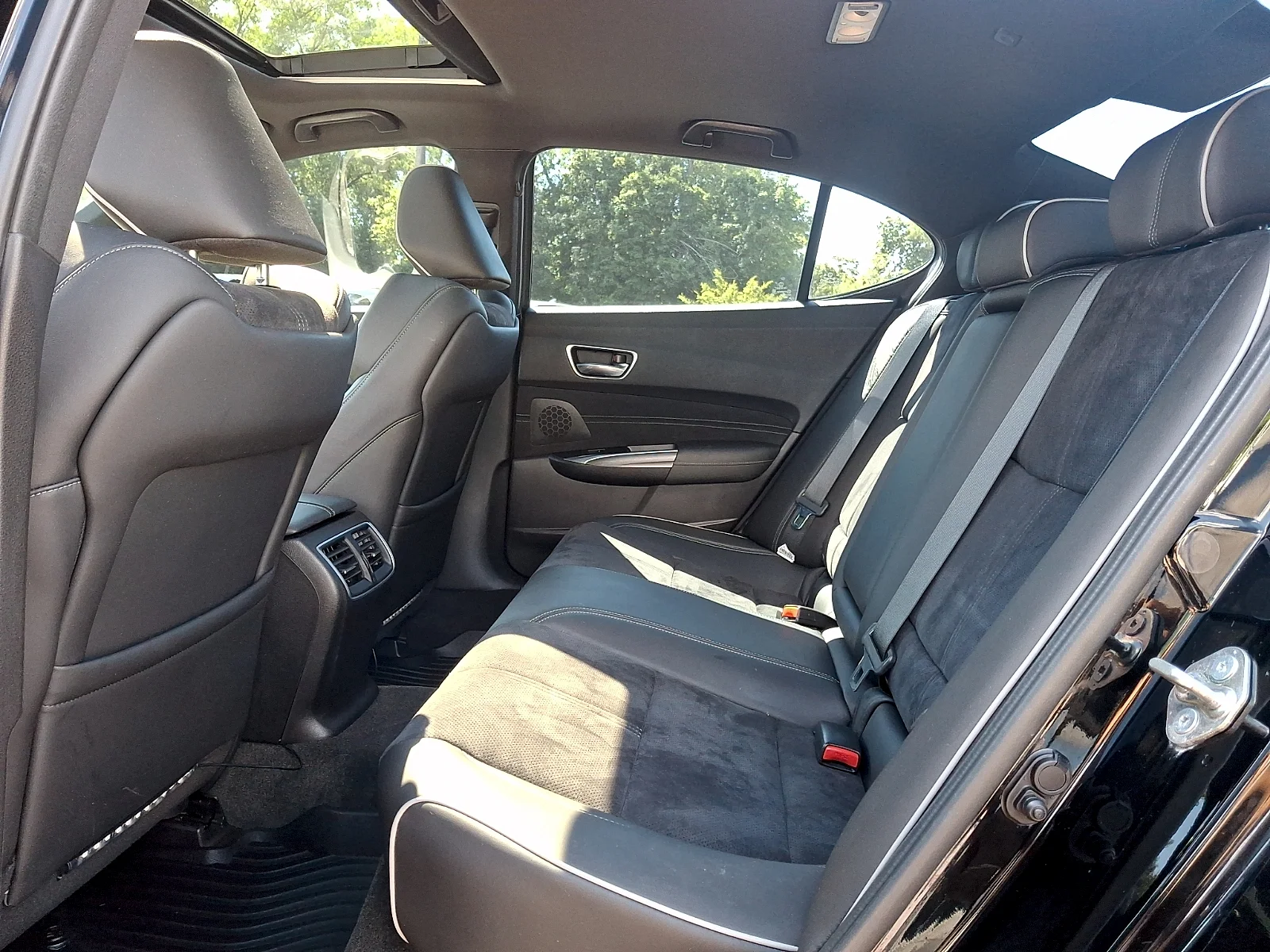 Used 2018 Crystal Black Pearl Acura AWD A-SPEC with Technology Package image 10