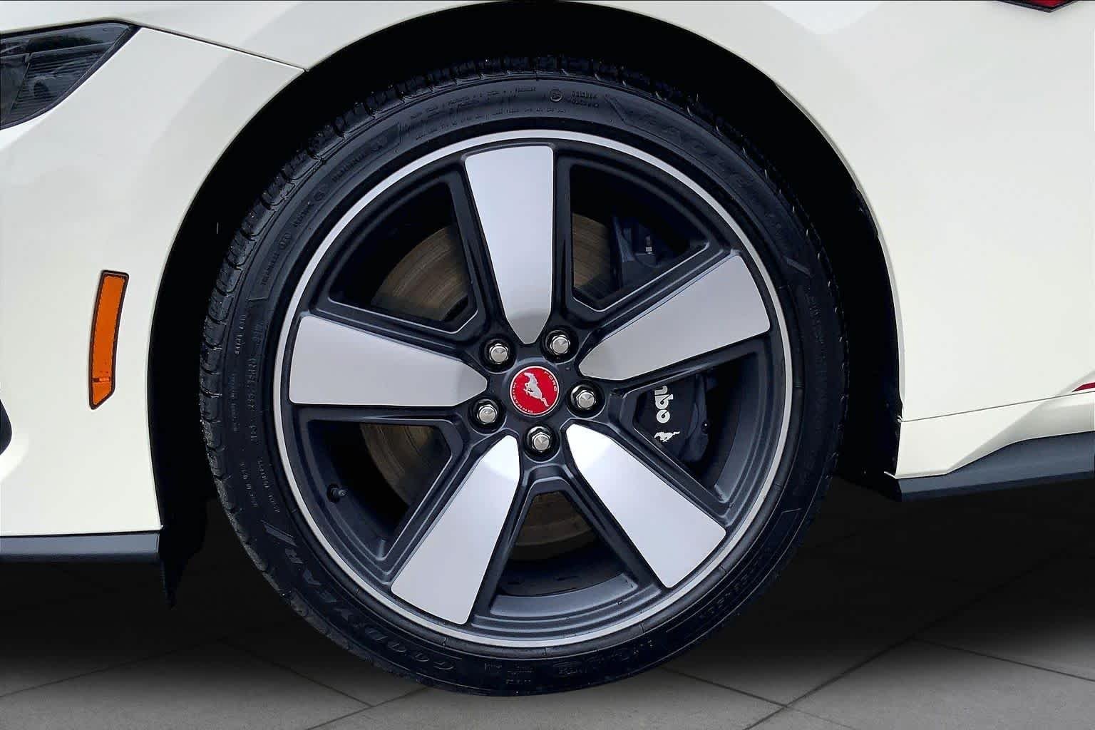 Used 2025 Wimbledon White Ford GT Premium image 10