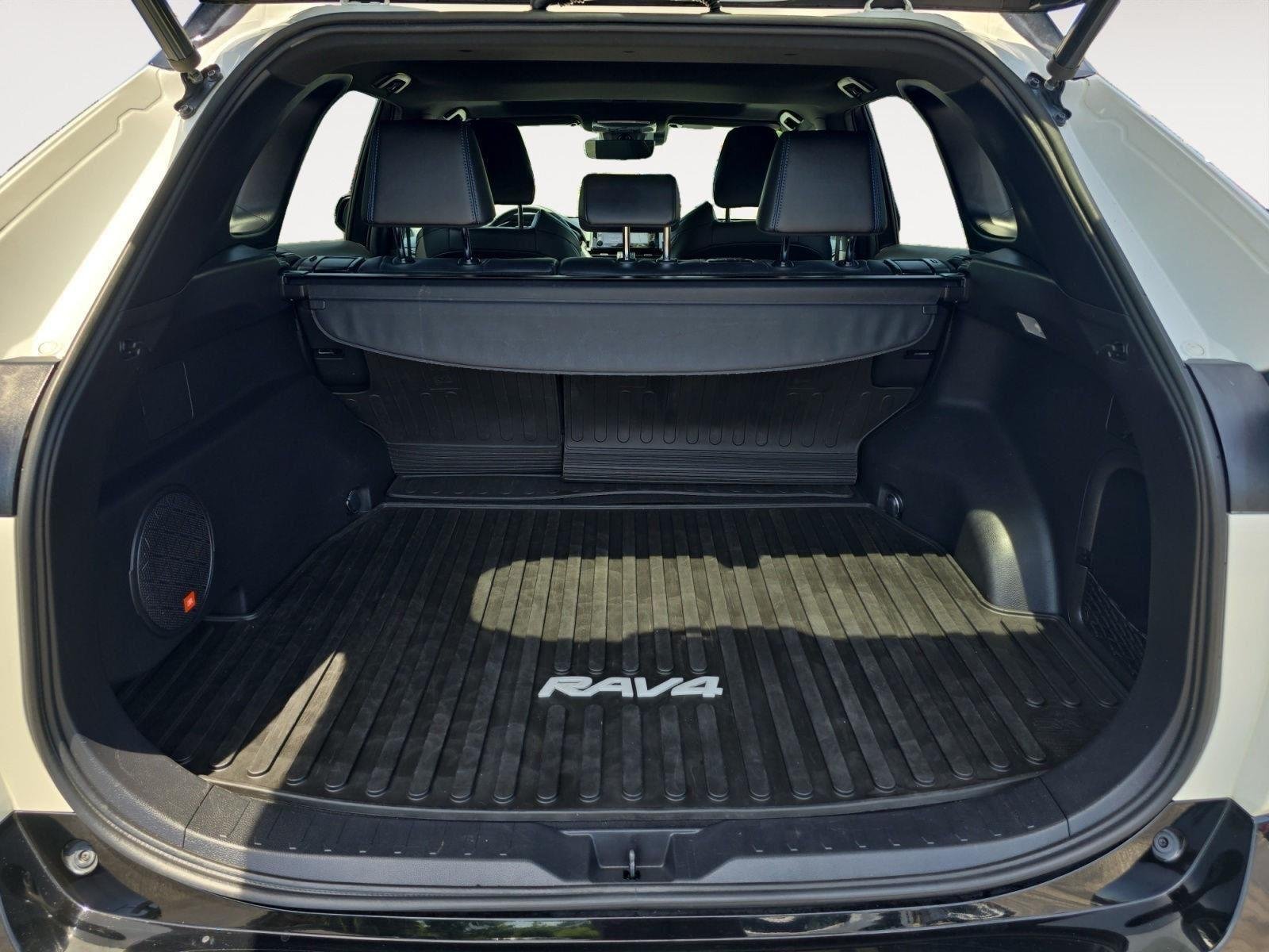 Used 2020 Blizzard Pearl w/Midnight Black Metallic Roof Toyota XSE image 14