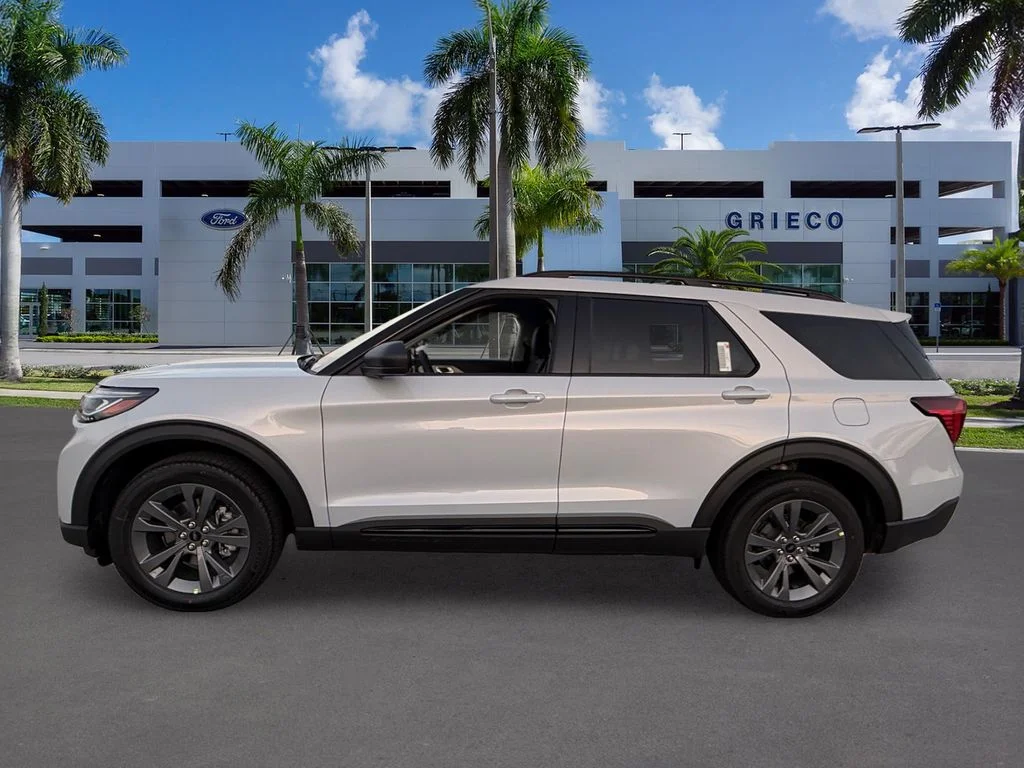 New 2026 Space White Metallic Ford Active image 4
