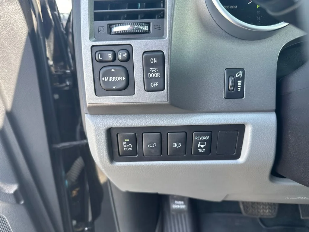 Used 2017 Black Toyota Platinum image 24