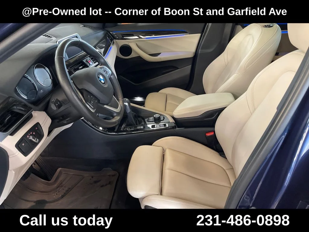 Used 2018 Blue BMW xDrive28i image 14