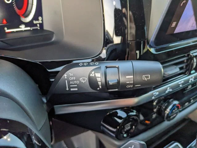 New 2026 Everest White Pearl TriCoat Nissan Platinum image 31