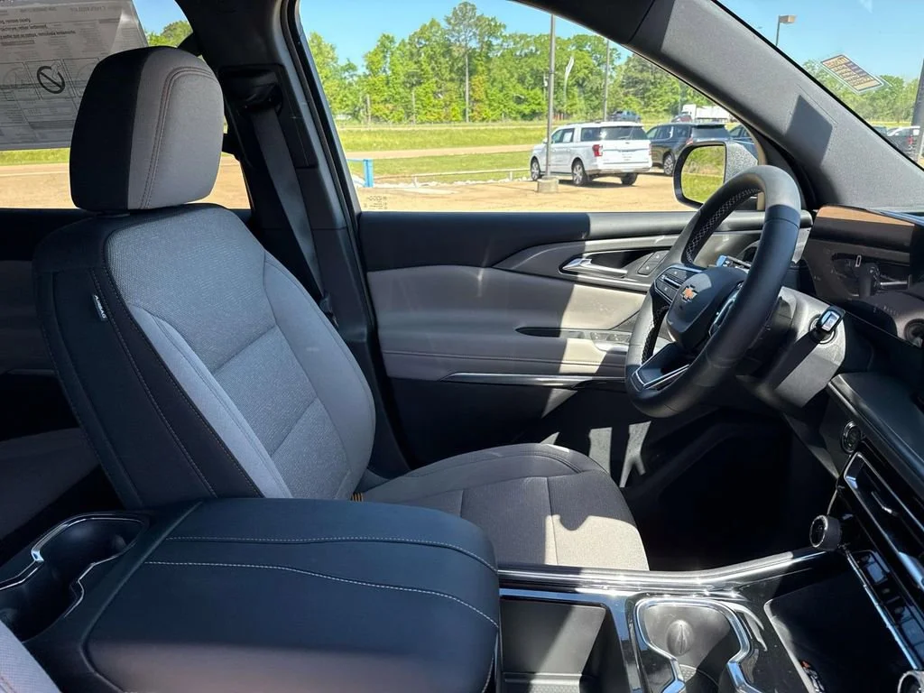 New 2026 Sterling Gray Metallic Chevrolet LT image 17