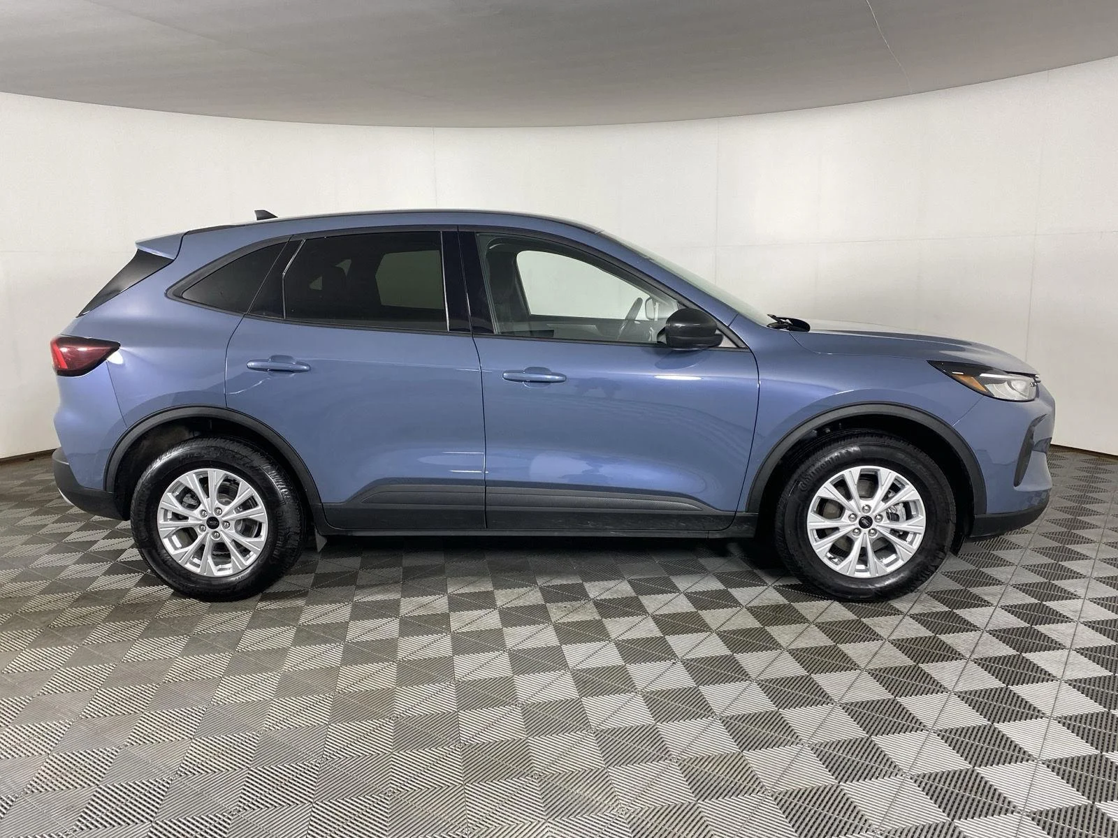 Used 2025 Vapor Blue Ford  image 11