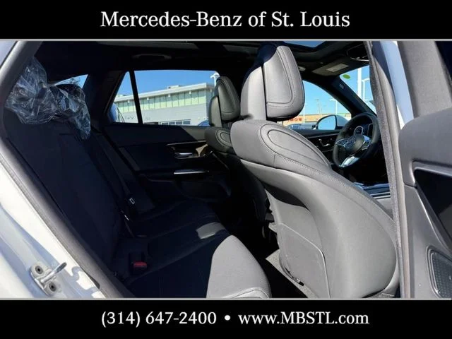 New 2026 Polar White Mercedes-Benz GLC 300 image 7