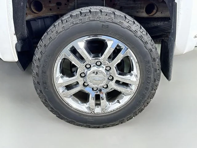 Used 2017 White Chevrolet High Country image 33
