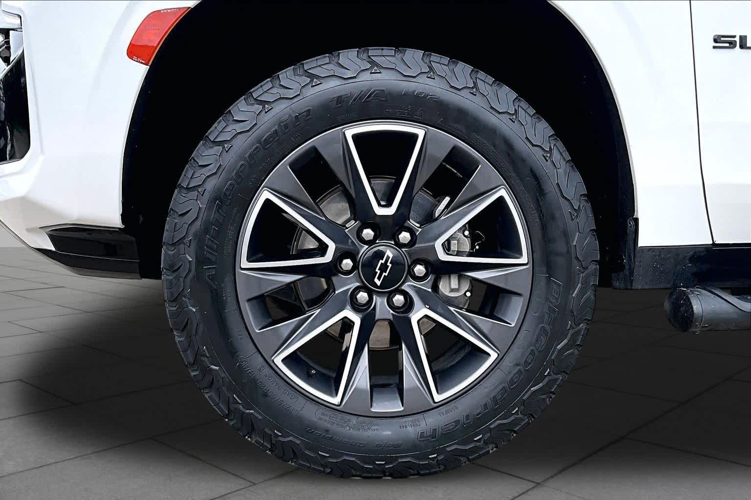 Used 2021 Summit White Chevrolet Z71 image 11