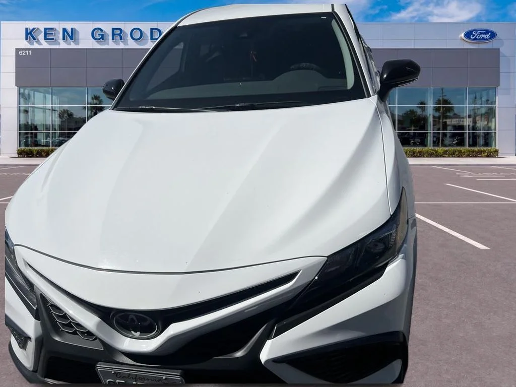 Used 2023 White Toyota SE image 12