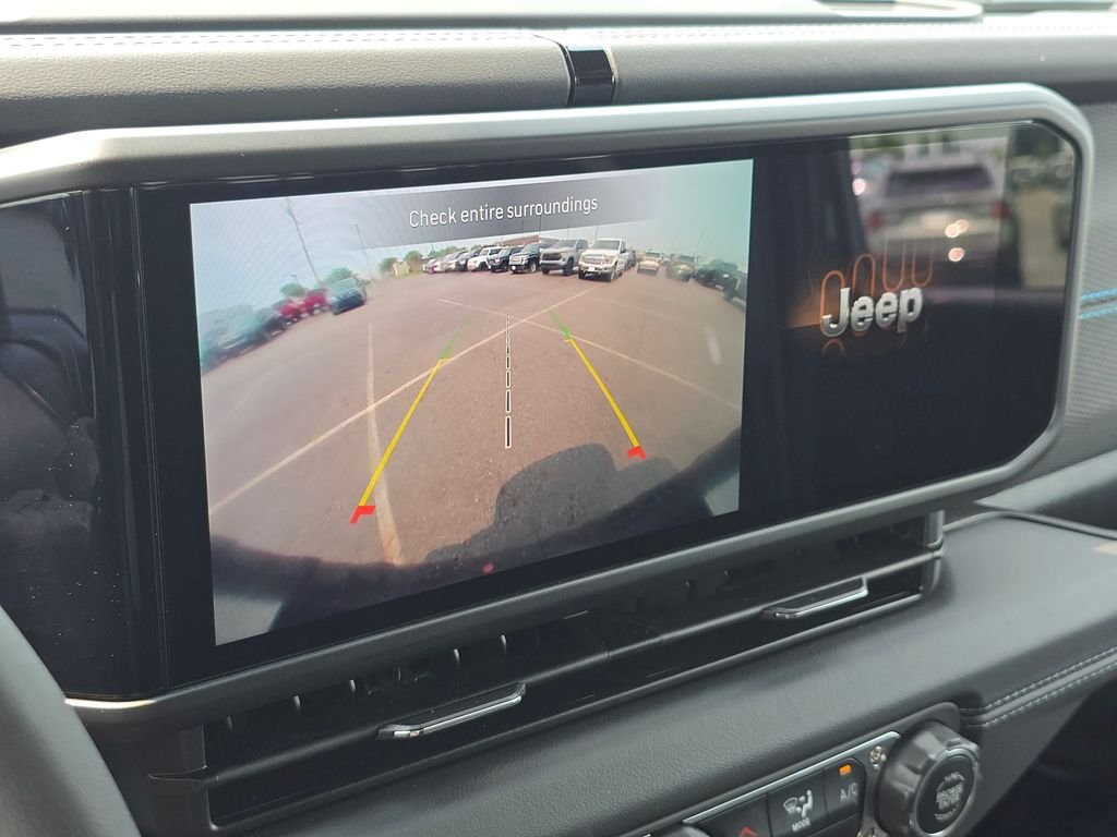 Used 2025 Gray Jeep Rubicon 4xe image 31