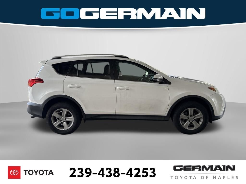 Used 2013 White Toyota XLE image 10