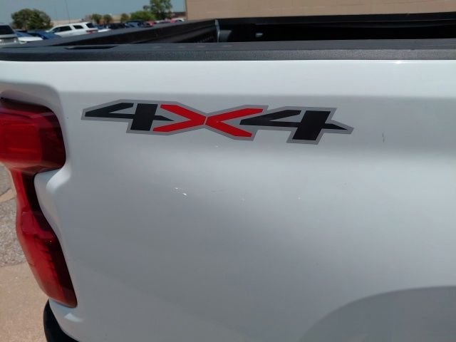Used 2025 White Chevrolet LT image 30