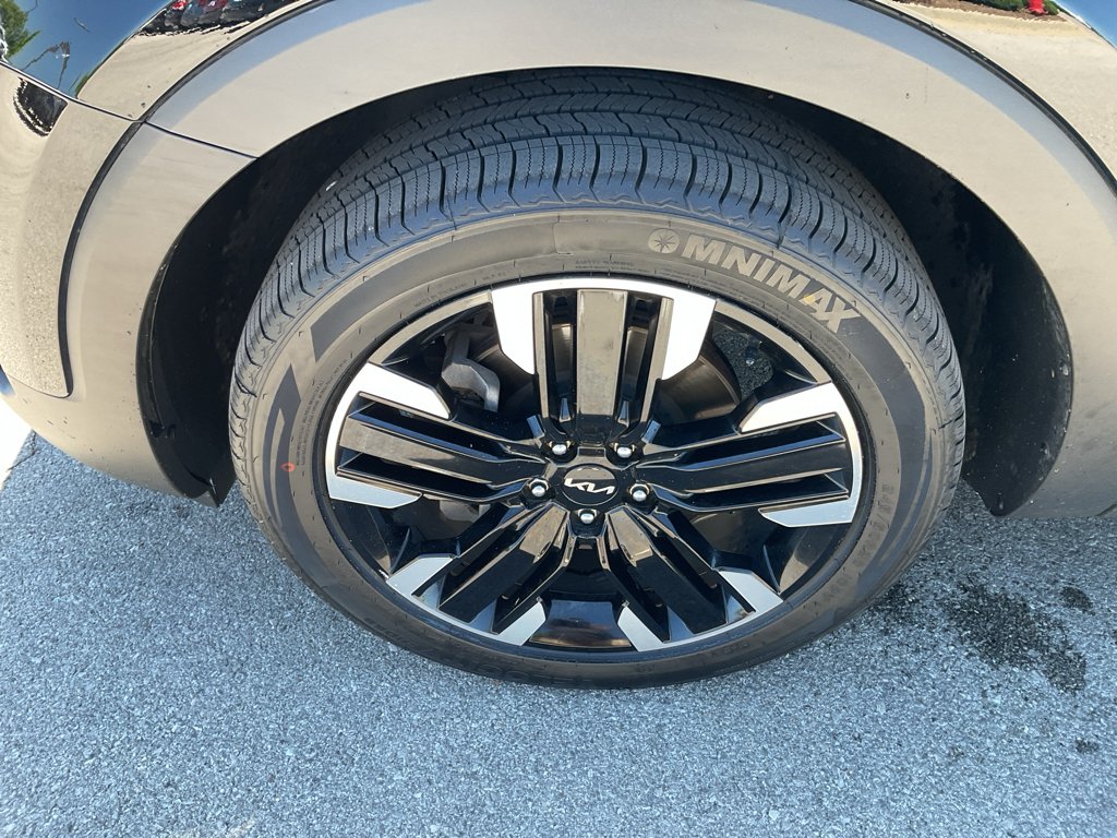 Certified Used 2024 Ebony Black Kia SX Prestige image 5