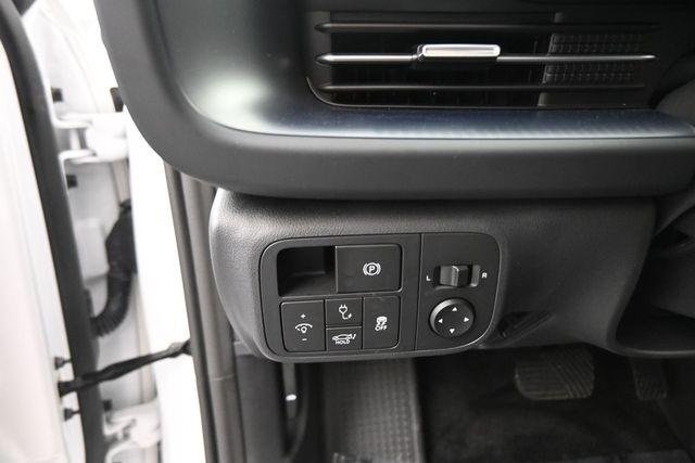New 2025 White Hyundai SEL image 16