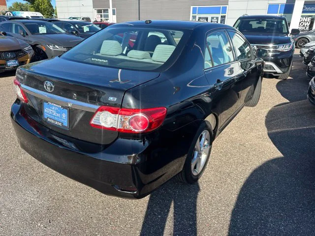Used 2013 Black Toyota LE image 3