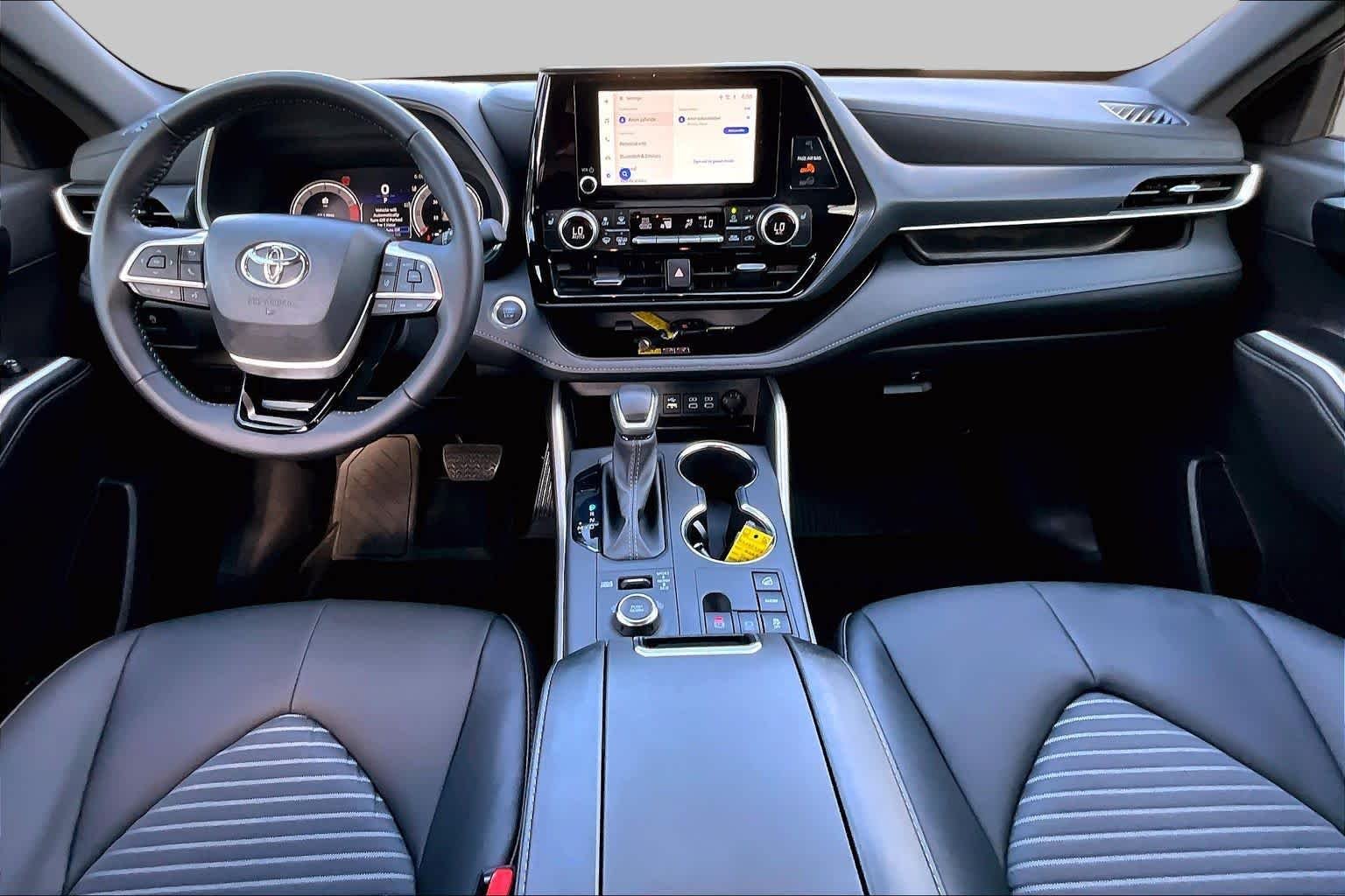 Used 2025 Cement Toyota XSE image 16
