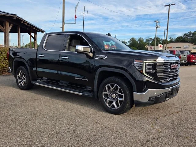 Used 2022 Black GMC SLT image 1