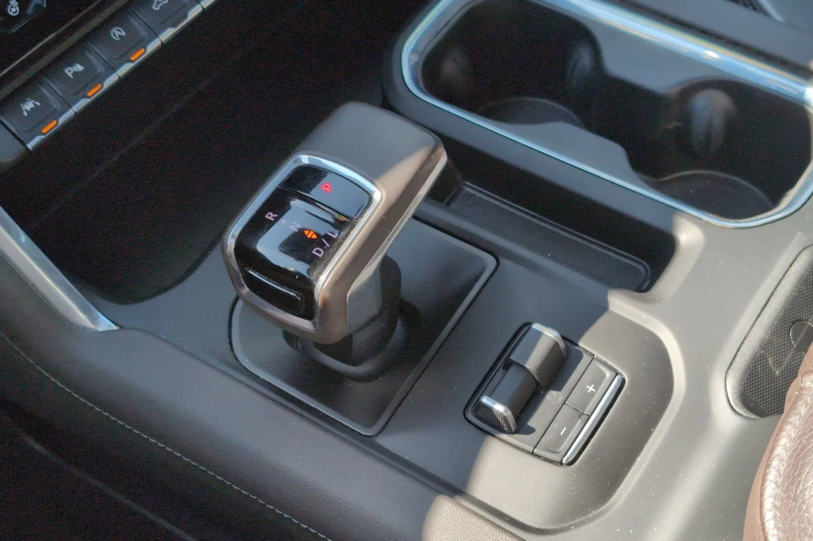 Used 2025 Downpour Metallic GMC Denali image 22